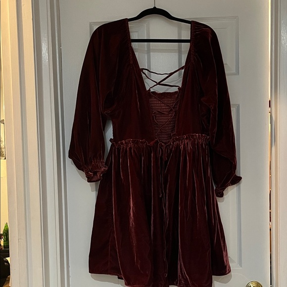 Free People Daphne Burgundy Velvet Backless Dress size M - Picture 6 of 6